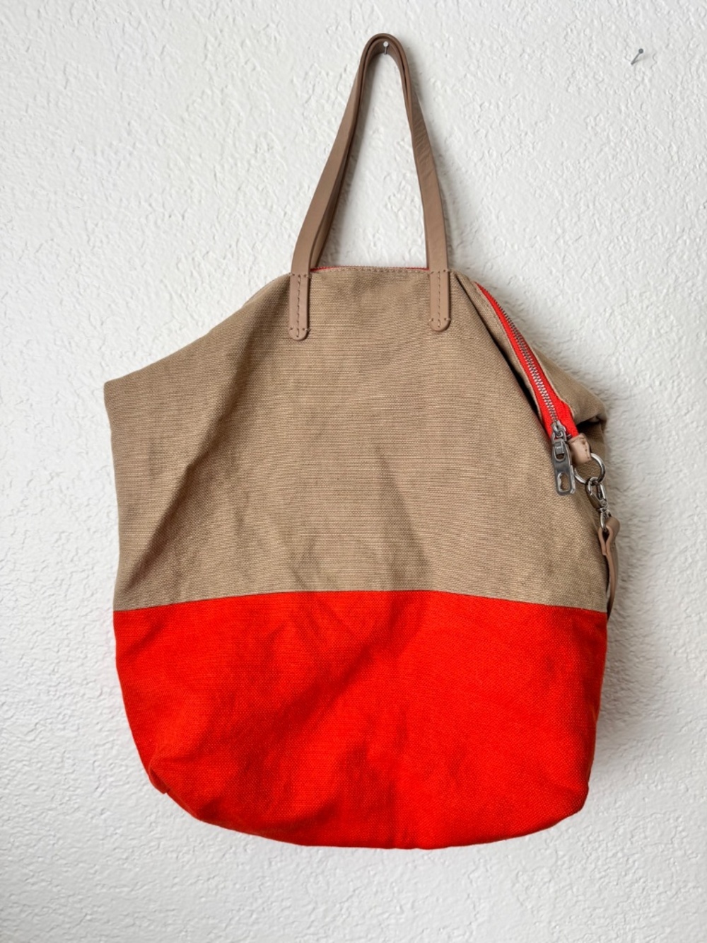 GAP Color Block Tote - Picture 2 of 5